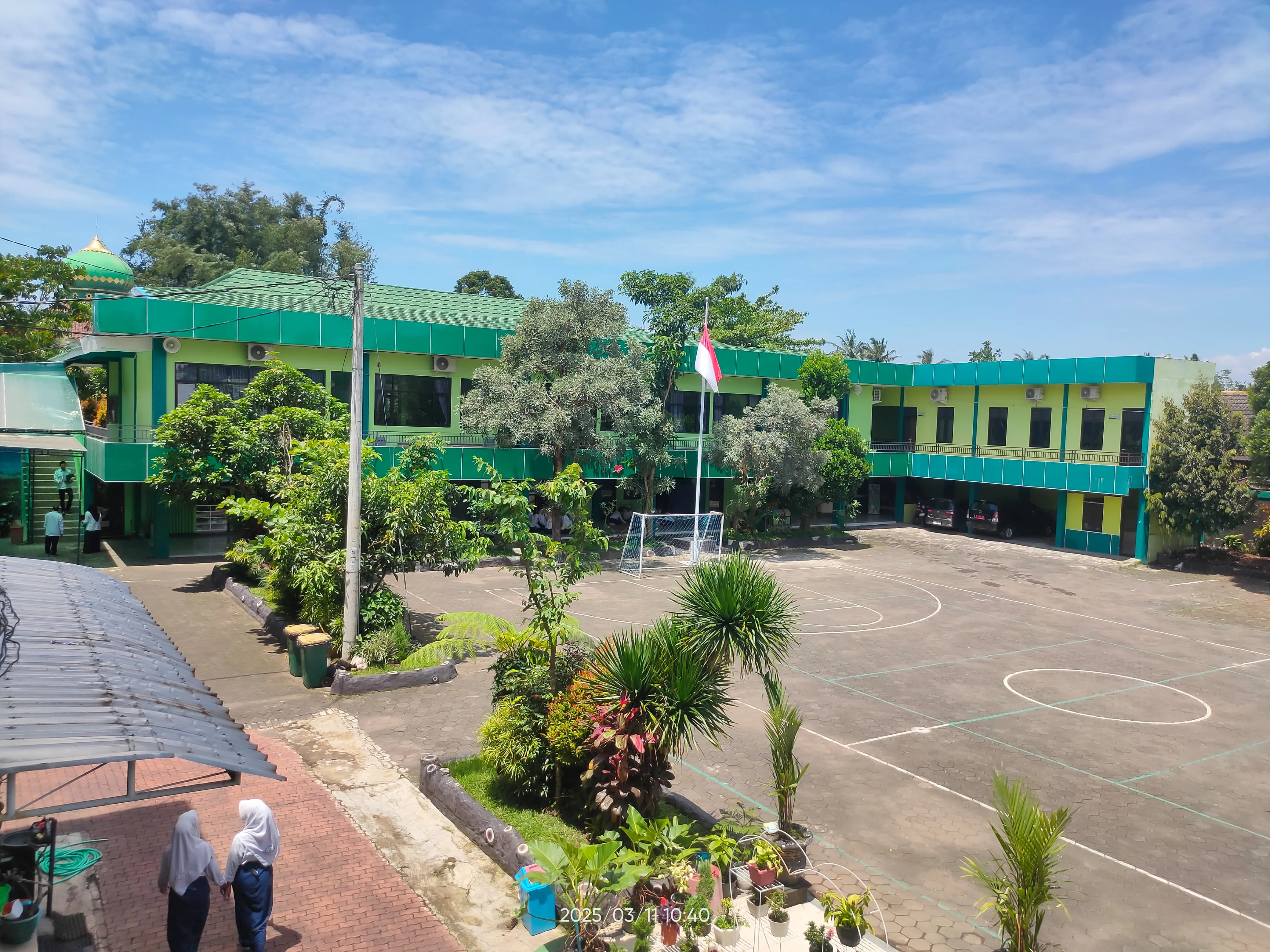 Halaman Lapangan