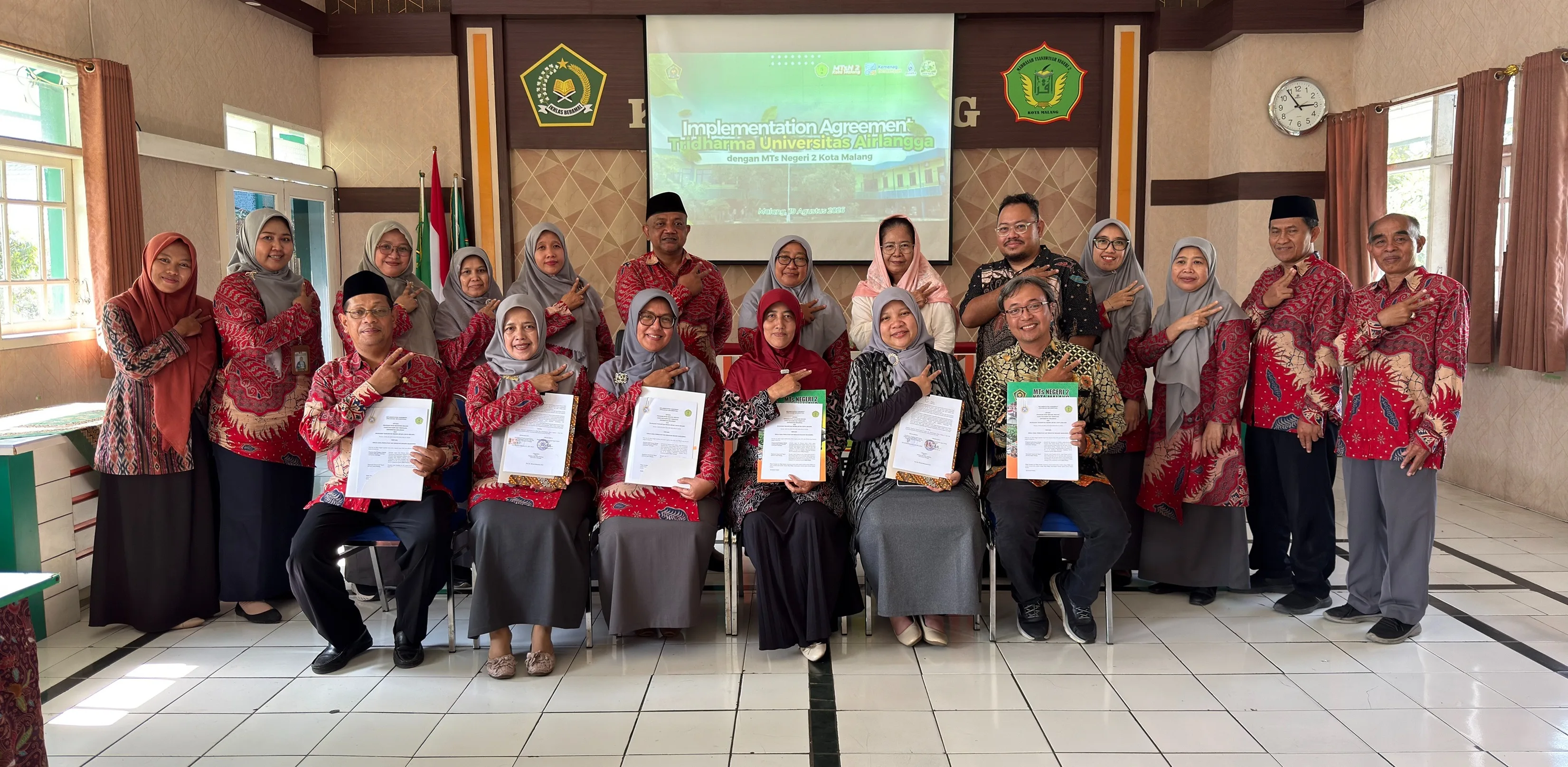 Menumbuhkan Sains, Menghijaukan Madrasah: Perkuat Sinergi Tridharma MTsN 2 Kota Malang Kolaborasi dengan UNAIR
