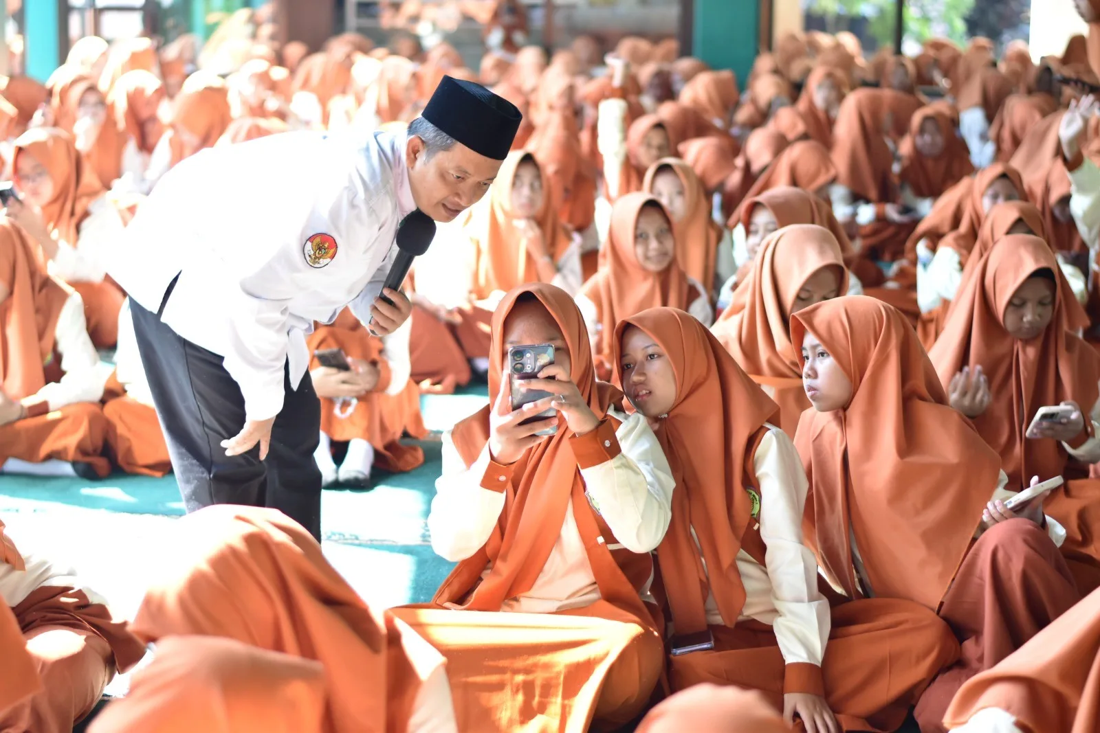 Warga Matsandatama Dukung Gerakan Indonesia Berkiblat melalui Pembuatan Akun Rasydul Kiblat