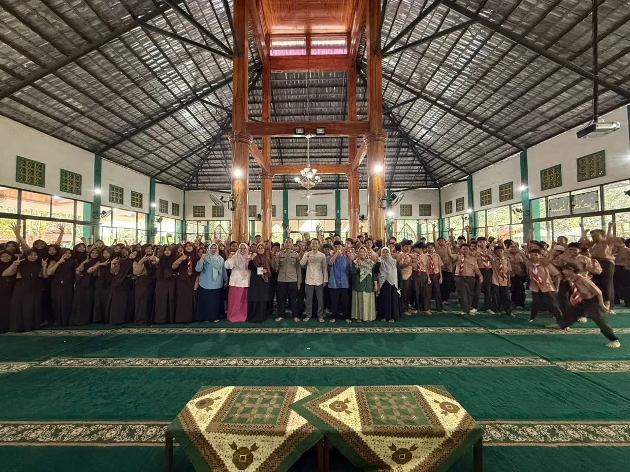 Cerdas Bermedia Digital, Berani Cegah Perundungan: Parents Day MTsN 2 Kota Malang Hadirkan Edukasi Cybercrime