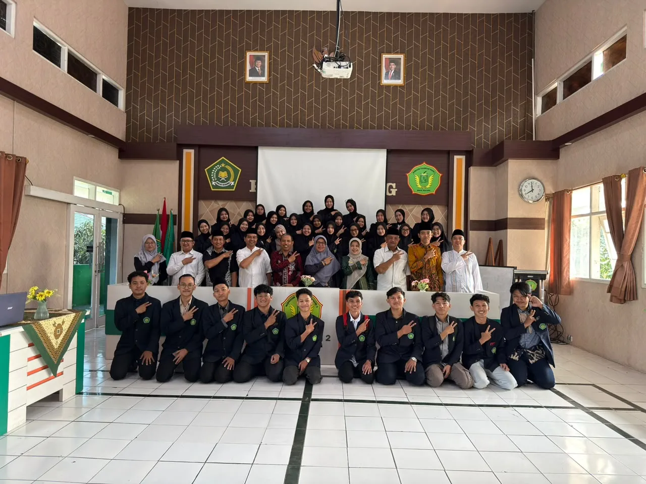 Mengasah Kompetensi, Menguatkan Sinergi: Mahasiswa UIN Malang Praktik Pembelajaran Bahasa Arab di MTsN 2 Kota Malang