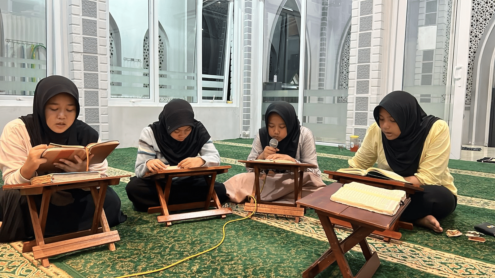 Safari Tadarus Ma’had Nawaina MTsN 2 Kota Malang, Syiar Al-Qur’an Menggema di Masjid dan Musholla Wilayah Cemorokandang dan Sekitarnya