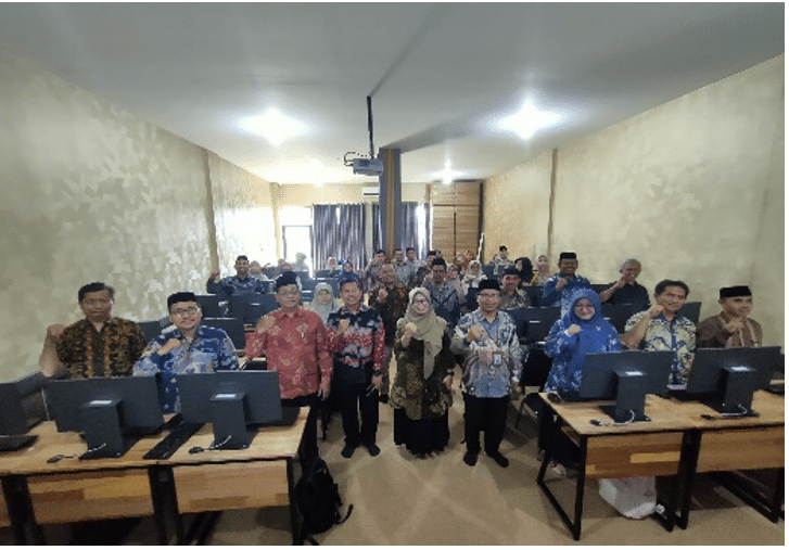 Perkuat Digitalisasi Madrasah, MTsN 2 Kota Malang Gelar Tinjauan SOP Tahunan