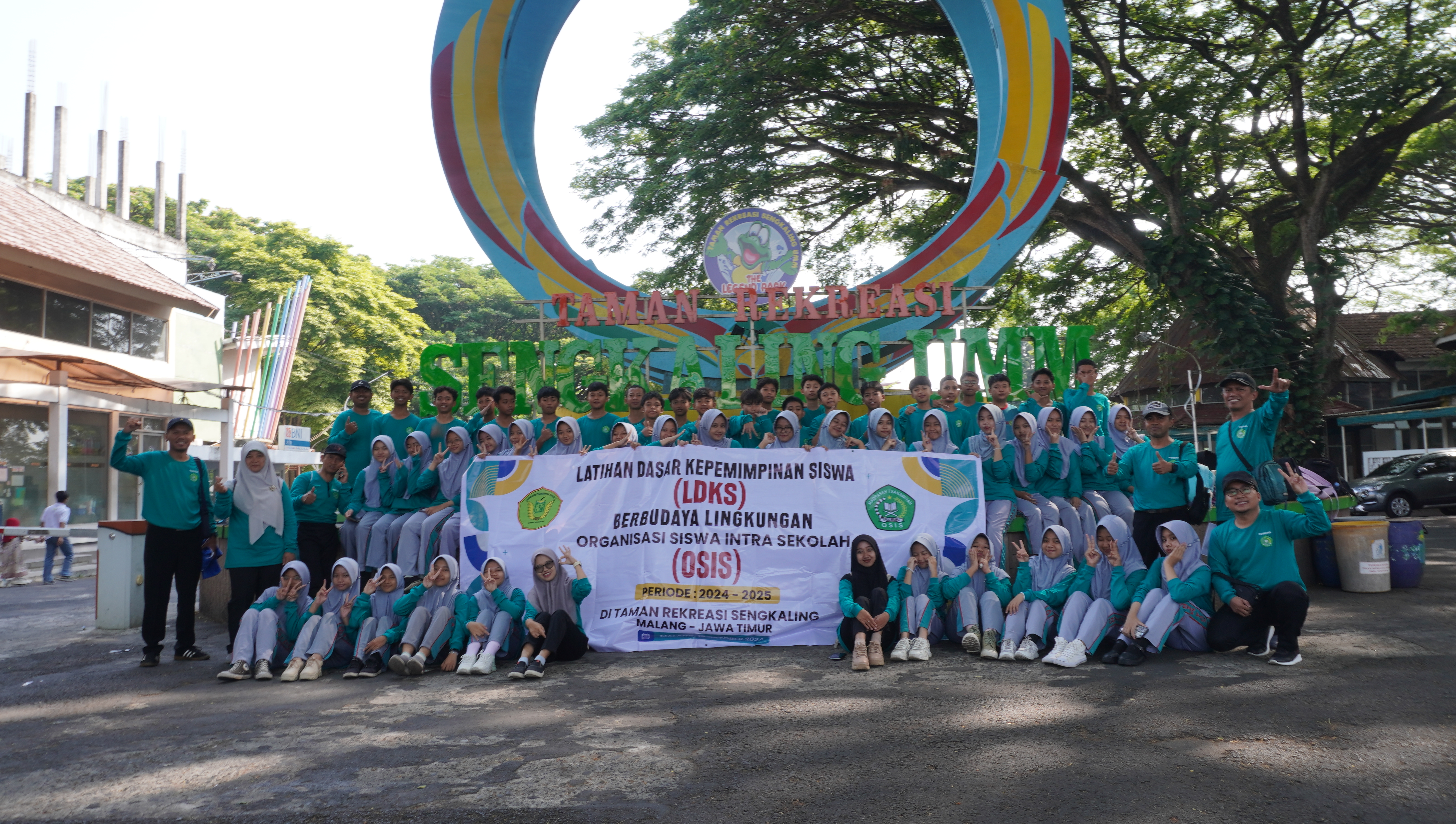 Melatih Kepemimpinan dan Kedisiplinan, OSIS MTsN 2 Kota Malang Sukses Gelar LDKS di Dua Lokasi