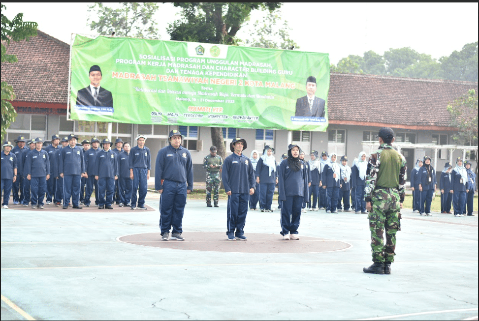 Sinergi Disiplin dan Karakter: MTsN 2 Kota Malang Gandeng Yon Parako 464 Pasgat Malang