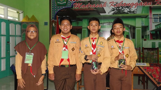 Latihan Dasar Kepemimpinan Siswa MTsN 2 Kota Malang