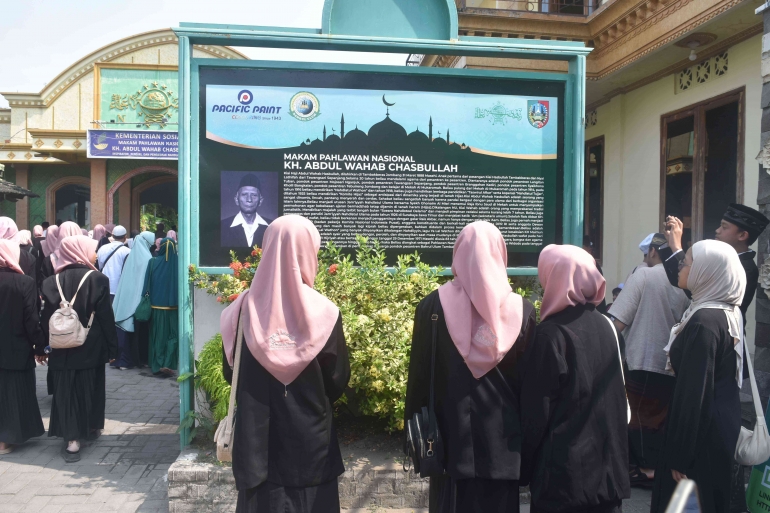 Teladani para Waliyullah, Santri Nawaina Laksanakan ZARKASI ke 3 Kota