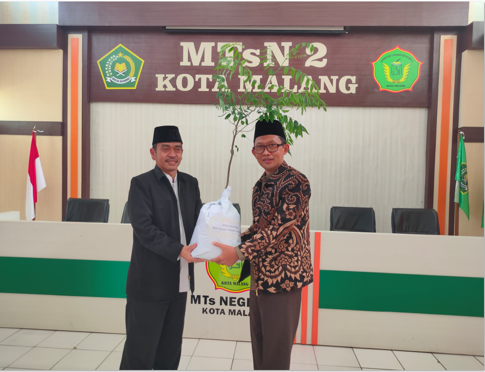 Silaturahmi dan Sharing Knowledge oleh Tim Struktural MTs Negeri 2 Lumajang pada MTs Negeri 2 Kota Malang
