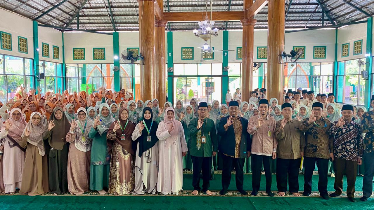Munaqosyah Al-Qur’an ke-7 MTsN 2 Kota Malang: Menguatkan Komitmen Mencetak Generasi Qur’ani