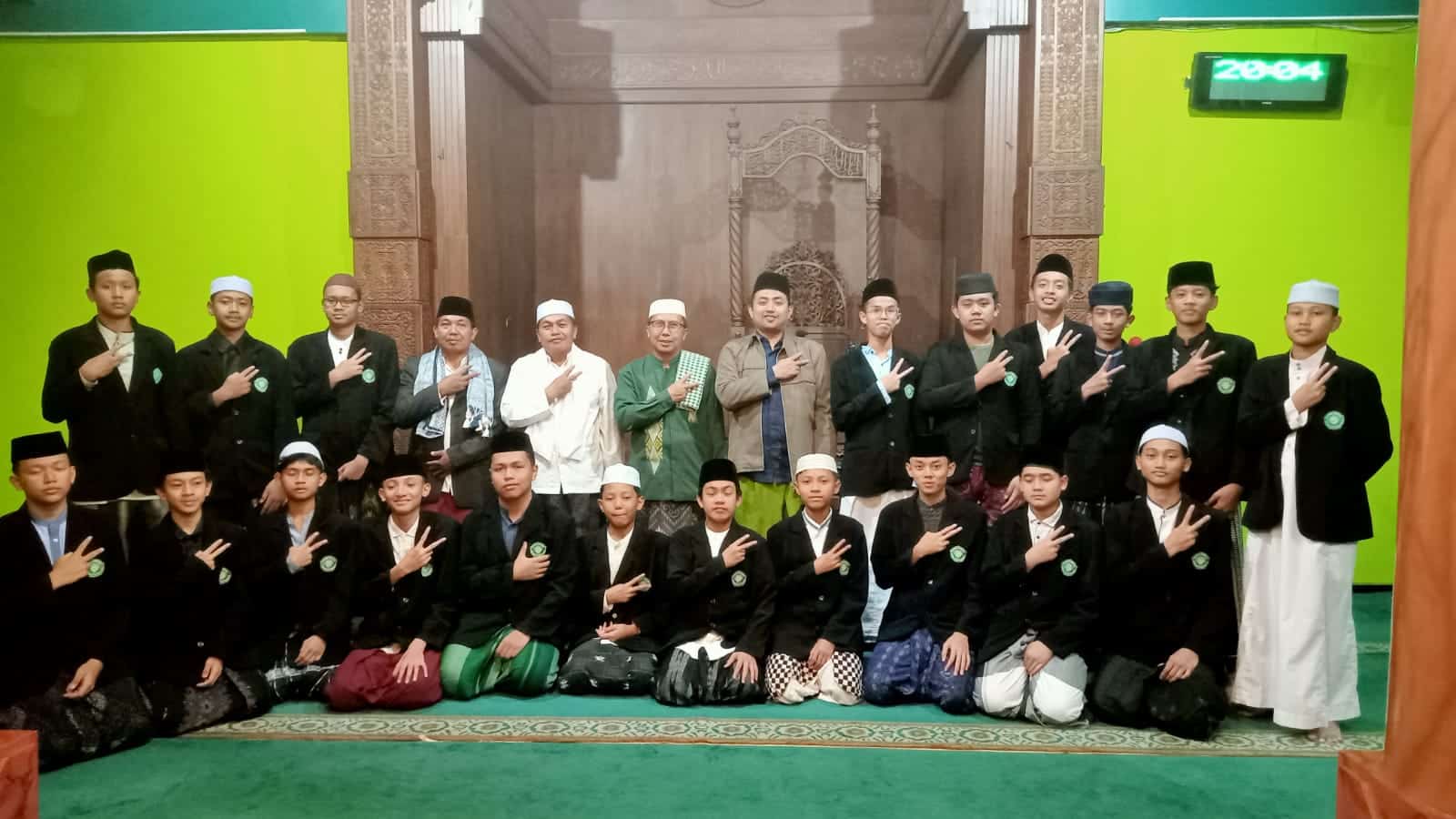 Menghidupkan Syiar Ramadan: Tarawih Santri Ma’had Nawaina MTsN 2 Kota Malang Semarakkan Masjid Al-Muttaqin Kementerian Agama Kota Malang