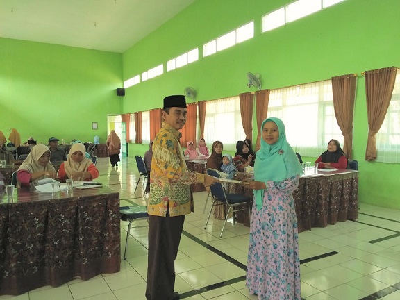 Sembilan Belas Siswa MTsN 2 Kota Malang Terima Beasiswa GNOTA