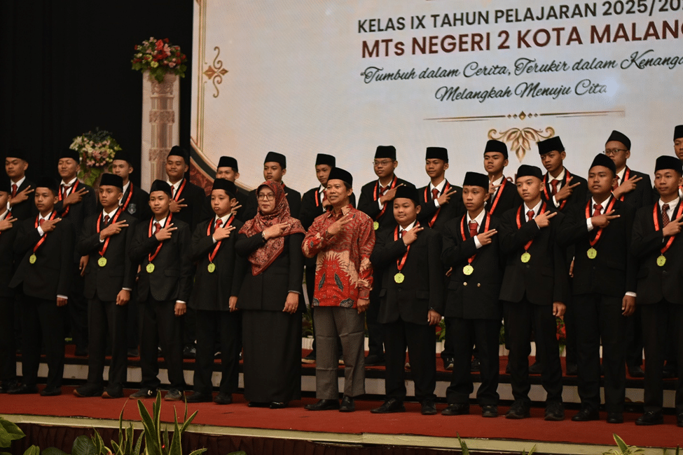 Mengukir Prestasi, Meneguhkan Adab: Purnawiyata Angkatan ke-46 MTsN 2 Kota Malang Dihadiri Kakanwil Kemenag Jatim
