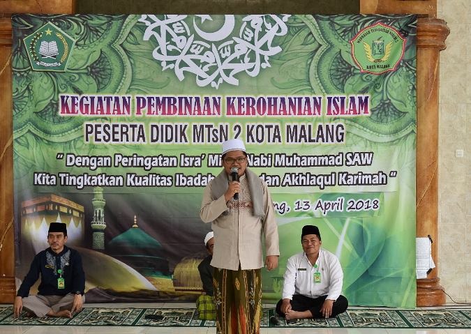 MTsN 2 Kota Malang Peringati Isra' Mi'raj