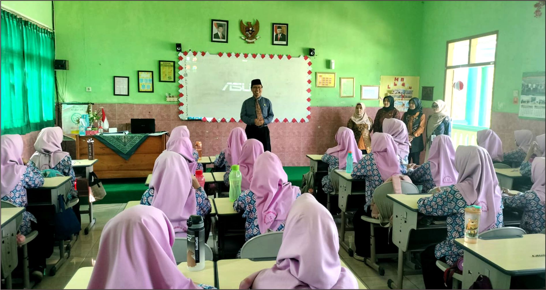 PESERTA DIDIK KELAS 9 ANTUSIAS MENGIKUTI BRUS DARI BIMAS ISLAM KEMENAG KOTA MALANG