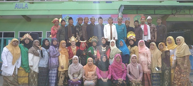 Bulan Bahasa Semarakkan Peringatan Sumpah Pemuda di MTsN 2 Kota Malang