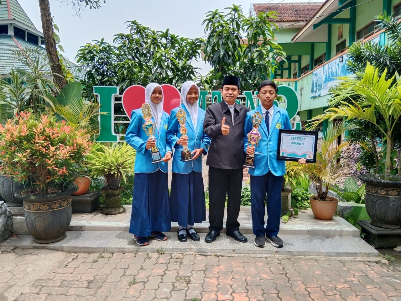 Prestasi Siswa Siswi di Bidang Atletik, Story Telling, Kaligrafi Warnai MTsN 2 Kota Malang di Bulan Pahlawan