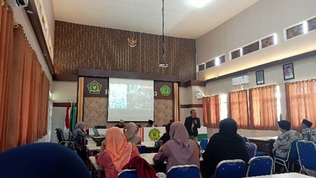 Bakar Semangat Baru MTsN 2 Kota Malang Gelar Pembinaan GTK Siap Songsong Tahun Ajaran Baru 2025/2026